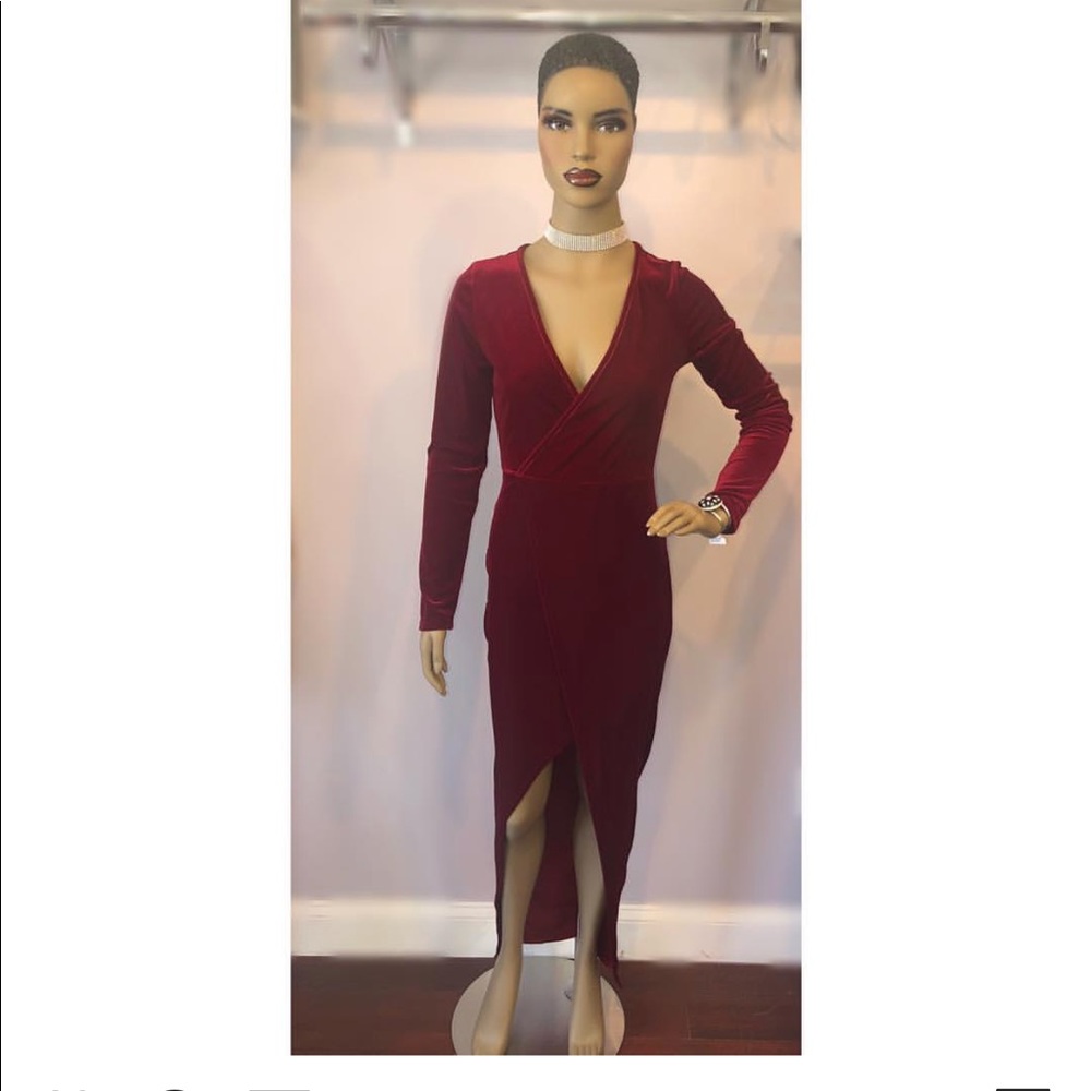 Juniors long sleeve velvet dress
